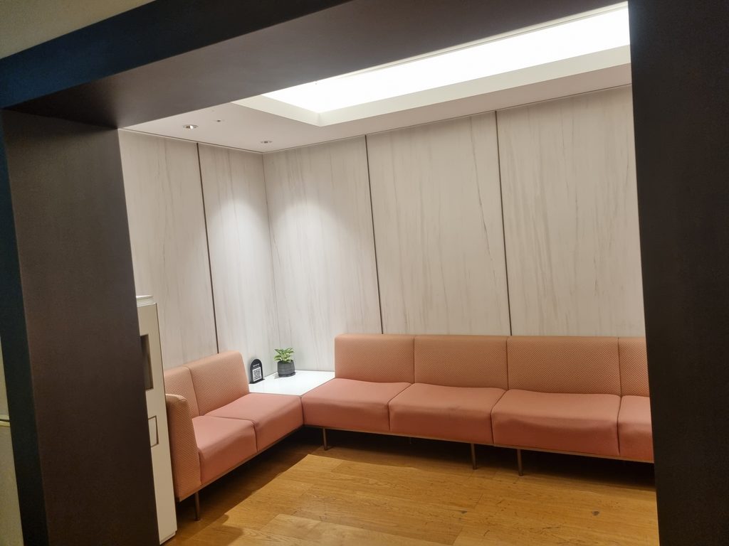 Valet waiting area at Galleria Luxury Hall EAST