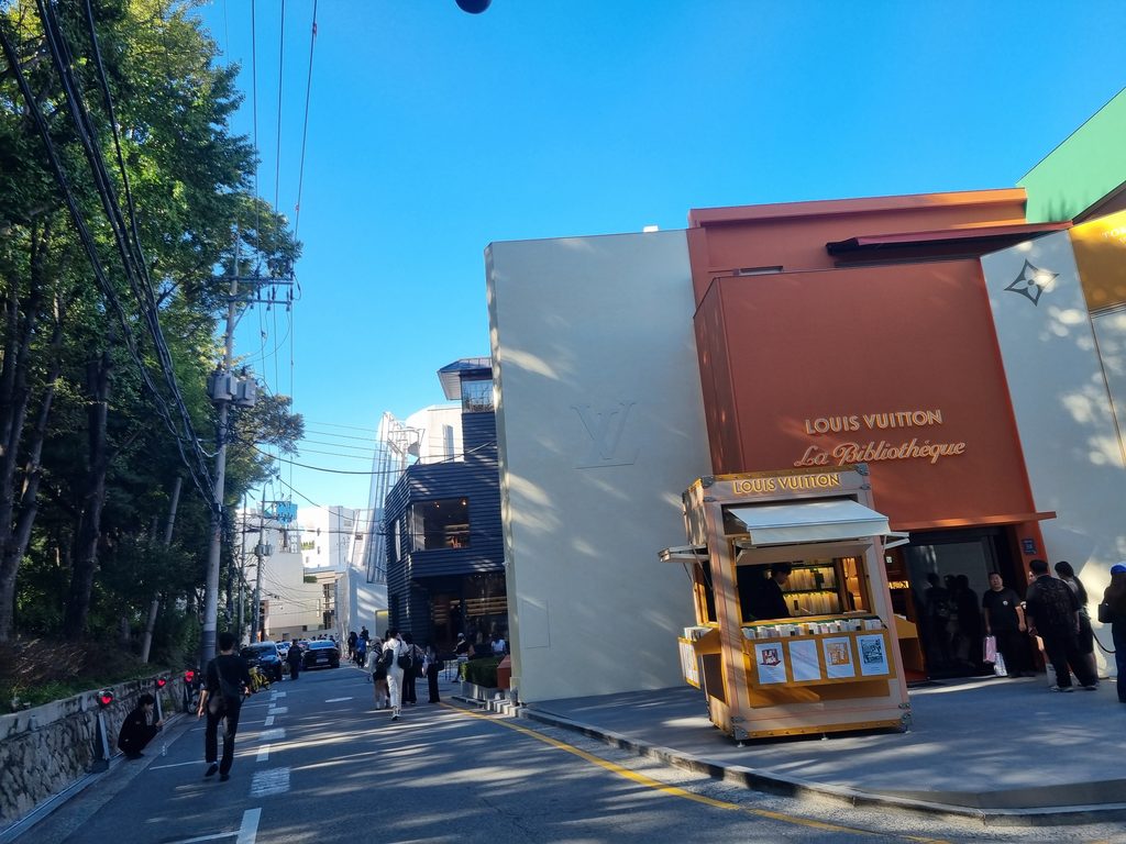 Apgujeong Rodeo: A Local’s Guide to What to See, Eat & Know Louis Vuitton East Dosan storefront near Dosan Park in Seoul