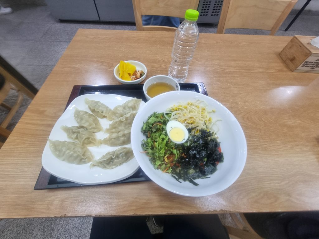 Noodles and dumplings served at the Bongeunsa Temple cafeteria